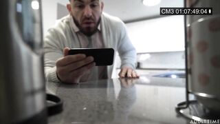 Az óriás tőgyes bejárónő megkúrelva