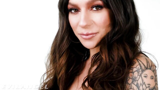 Evilangel - April Olsen a gyönyörű latin amerikai milf