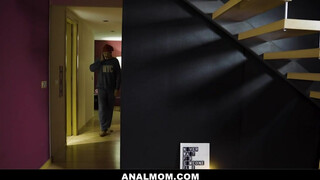 Canela Skin hátsója durván megdugva - Anal mom