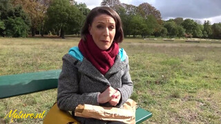Francia asszony análba kefélve