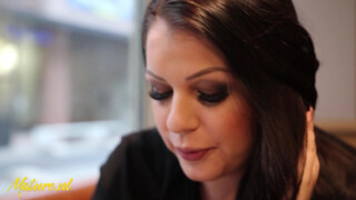 Anissa Jolie a méretes didkós milf