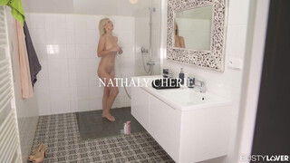Nathaly Cherie picsája és segglyuka is megdöngetve