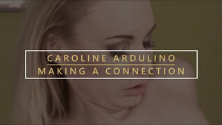 Caroline Ardulino fiatalabb sráccal kefél