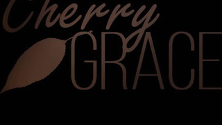 Cherry Grace a kerek pinás csajszi