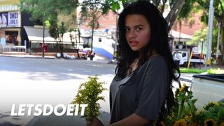 Aranyos csoki milf selena gomez mélyen kefélve latina muffban