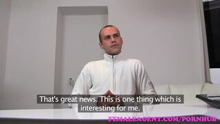 Fullos milf ügynök teszteli a hardcore pasit